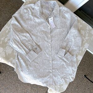 Chico’s No Iron All Seasons Stretch Python Classic Shirt Luna Gray Chico’s sz 3